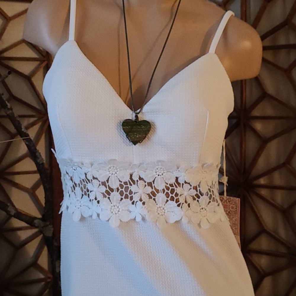 NWT BEAUTIFUL SUMMER LACE WHITE IRIS MEDIUM DRESS. - Picture 3 of 16